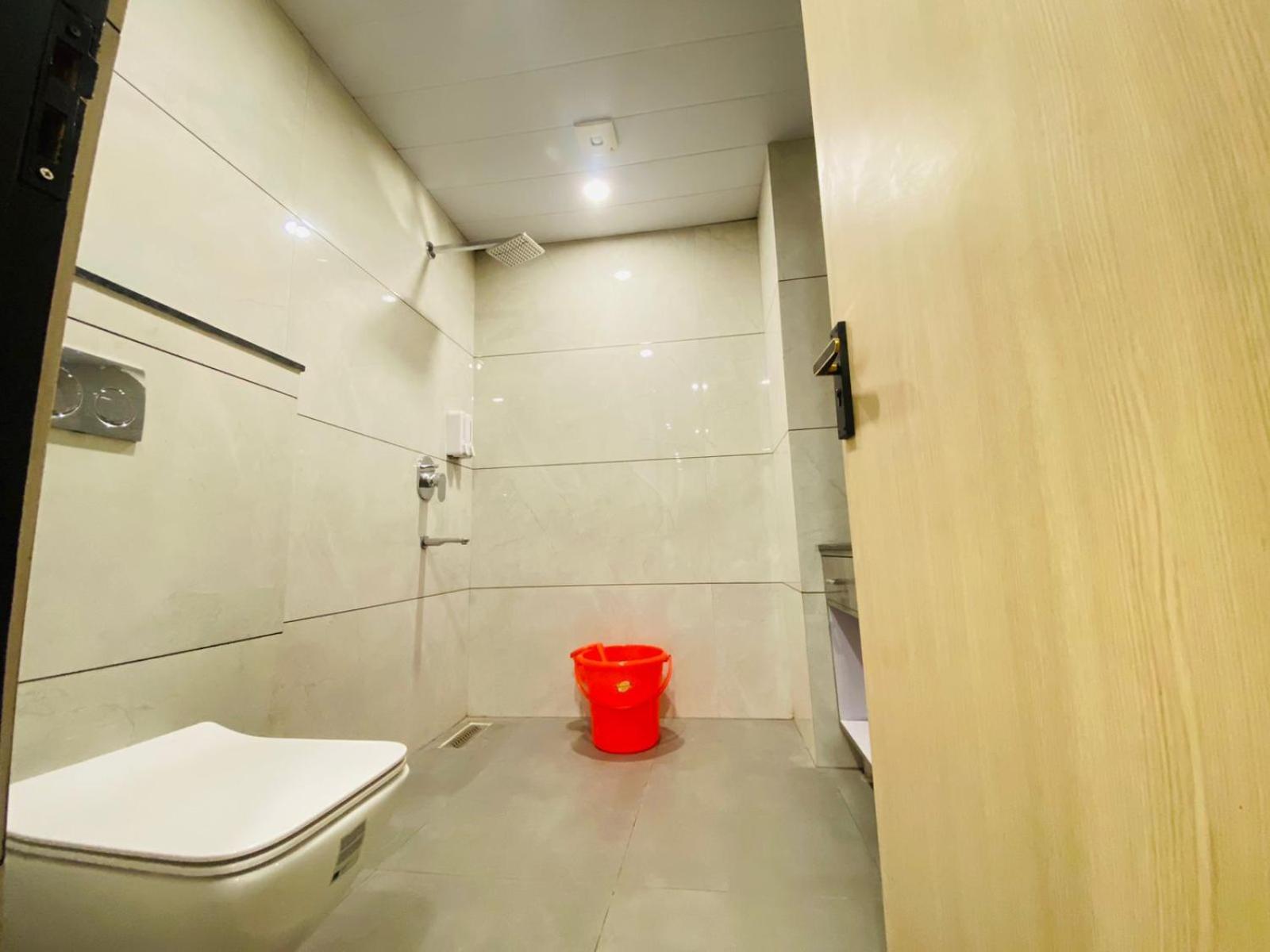 Hotel Holiday Grand Greater Noida Exterior photo